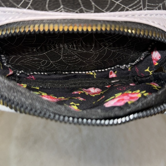 Betsey Johnson NWOT Cat Vampire Halloween Mini Backpack - Picture 7 of 7